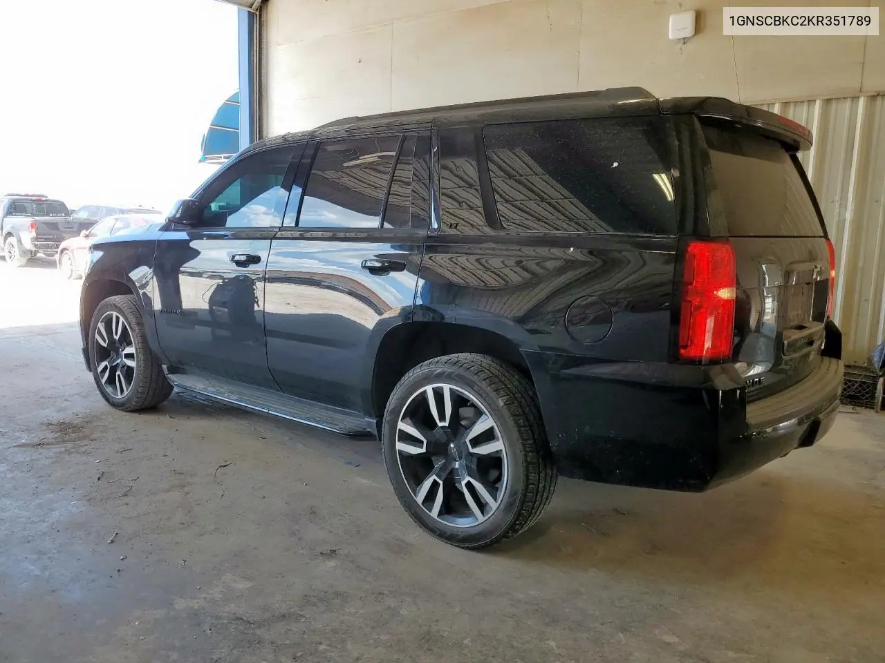 2019 Chevrolet Tahoe C1500 Lt VIN: 1GNSCBKC2KR351789 Lot: 62299555
