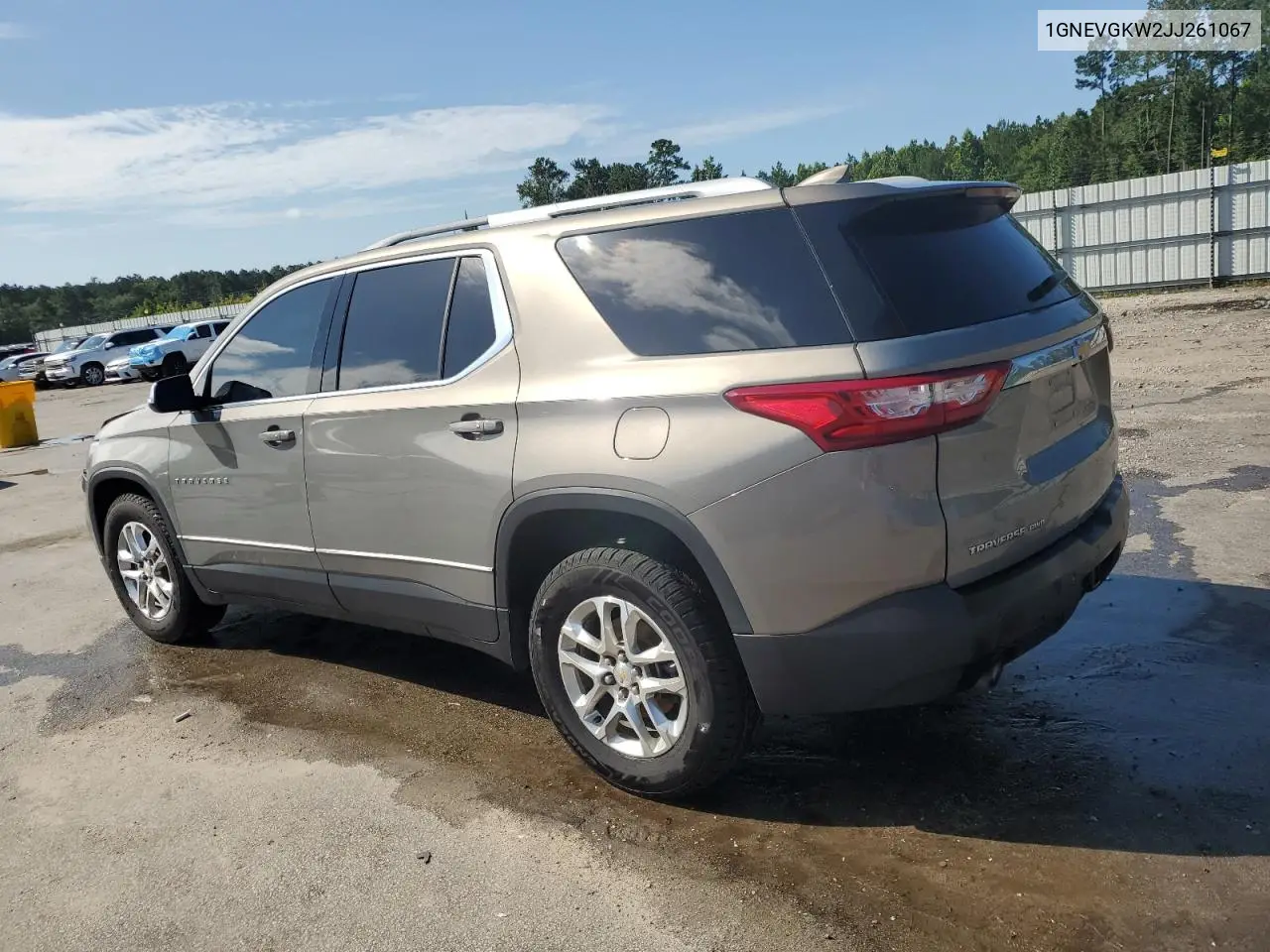 2018 Chevrolet Traverse Lt VIN: 1GNEVGKW2JJ261067 Lot: 61039875