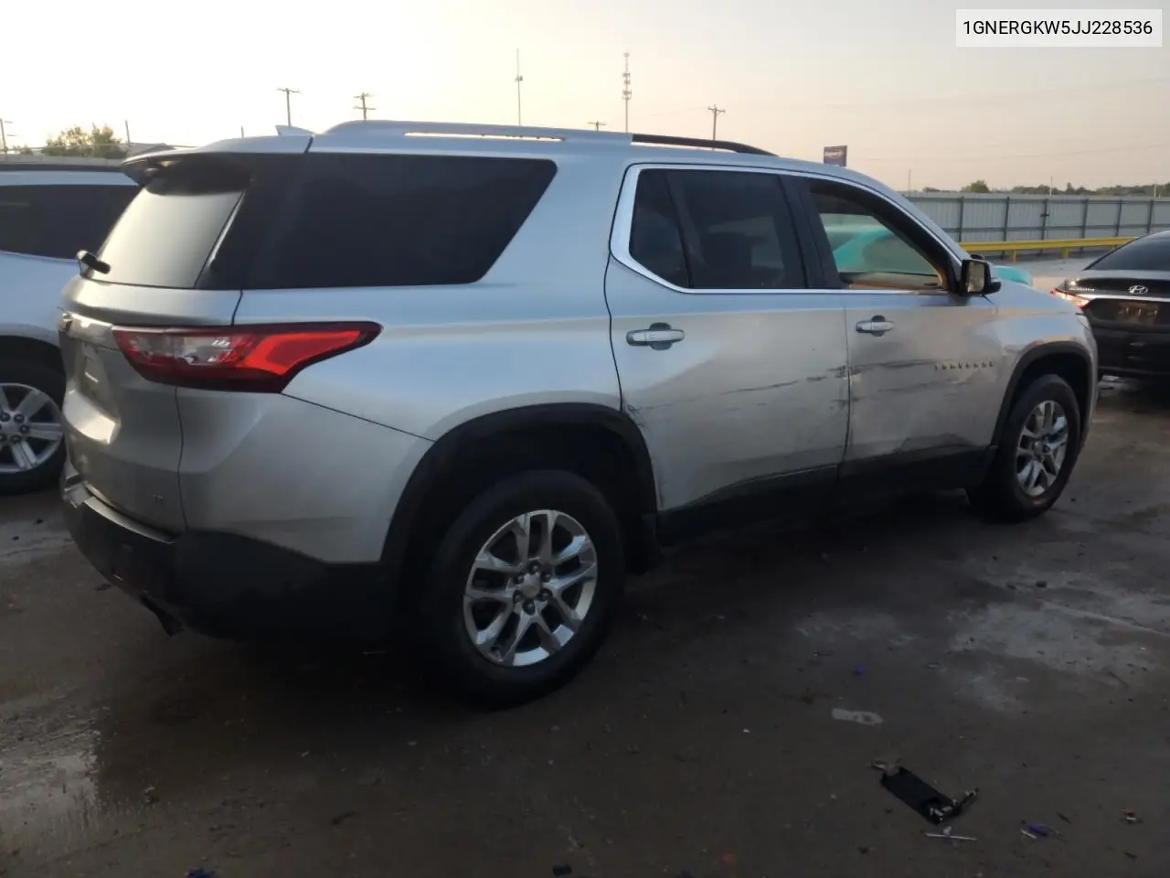 2018 Chevrolet Traverse Lt VIN: 1GNERGKW5JJ228536 Lot: 62582815