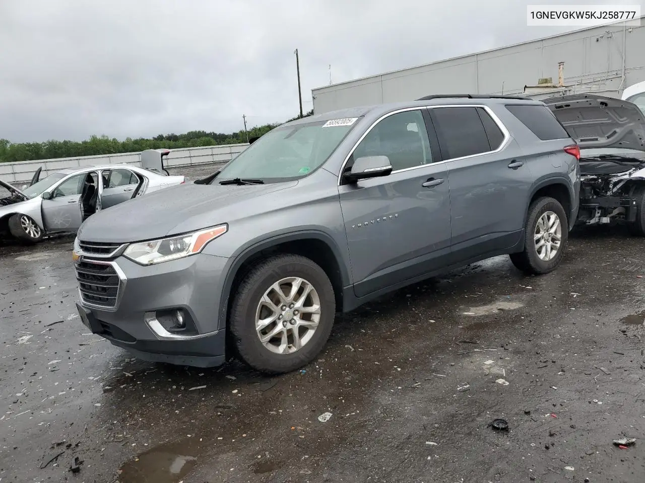 2019 Chevrolet Traverse Lt VIN: 1GNEVGKW5KJ258777 Lot: 56592005