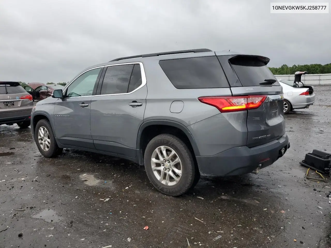 2019 Chevrolet Traverse Lt VIN: 1GNEVGKW5KJ258777 Lot: 56592005