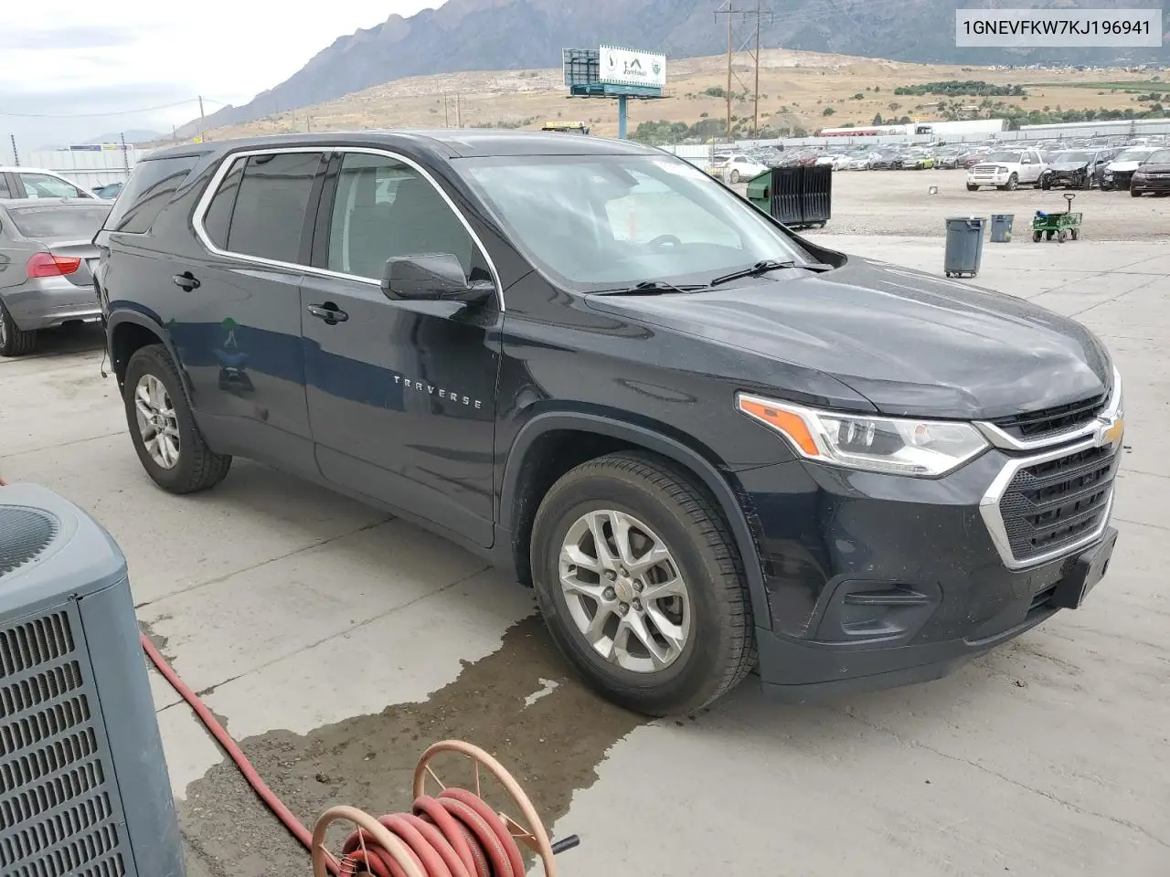 2019 Chevrolet Traverse Ls VIN: 1GNEVFKW7KJ196941 Lot: 63527425