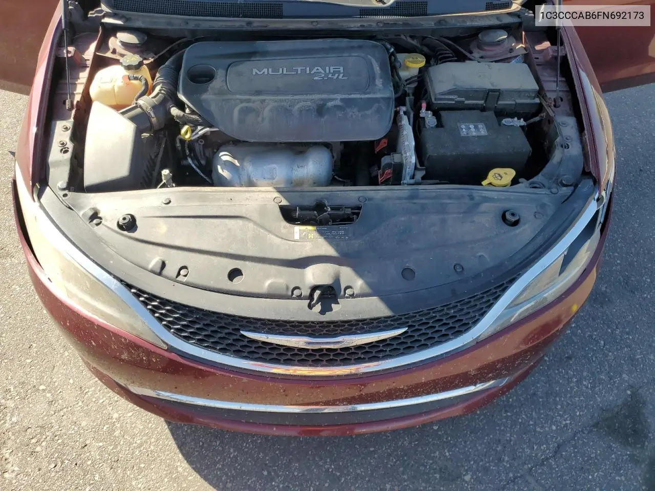 2015 Chrysler 200 Limited VIN: 1C3CCCAB6FN692173 Lot: 56525375