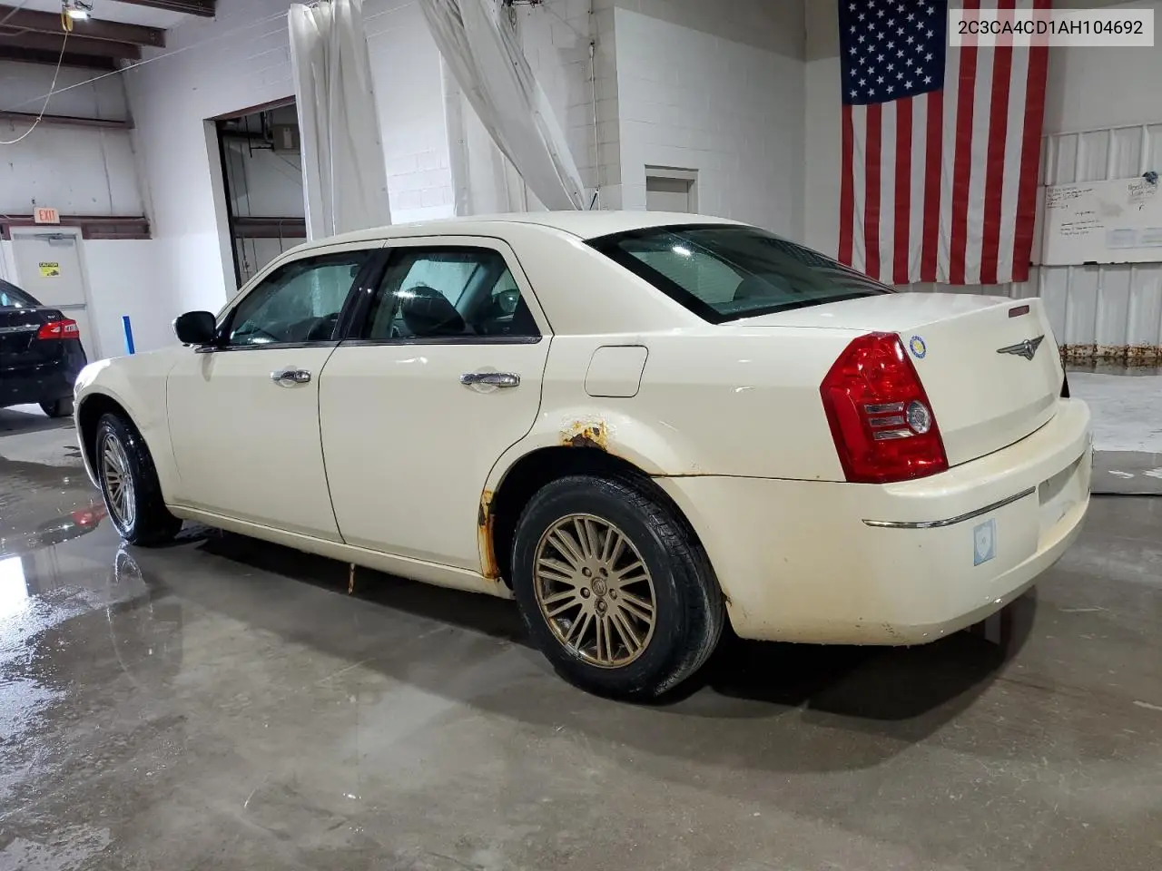 2010 Chrysler 300 Touring VIN: 2C3CA4CD1AH104692 Lot: 62218525