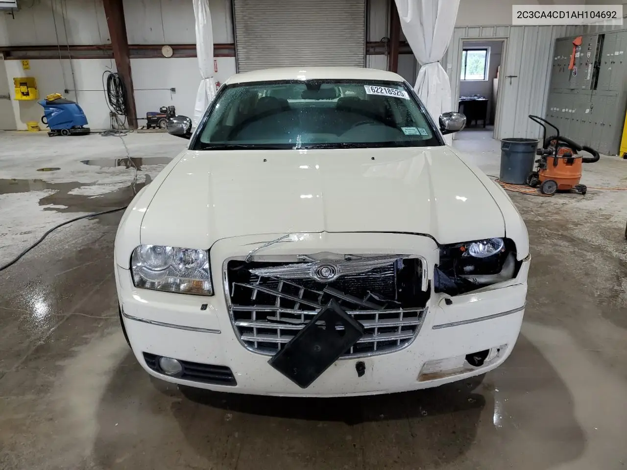 2010 Chrysler 300 Touring VIN: 2C3CA4CD1AH104692 Lot: 62218525