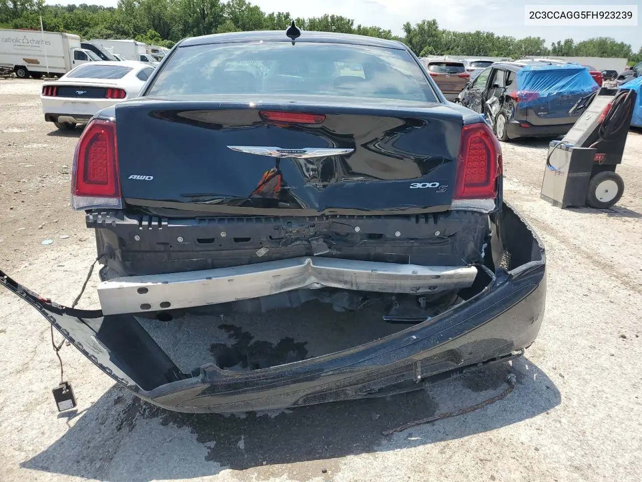 2015 Chrysler 300 S VIN: 2C3CCAGG5FH923239 Lot: 62817015