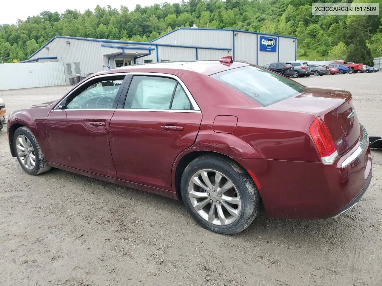2019 Chrysler 300 Touring VIN: 2C3CCARG8KH517589 Lot: 56358395