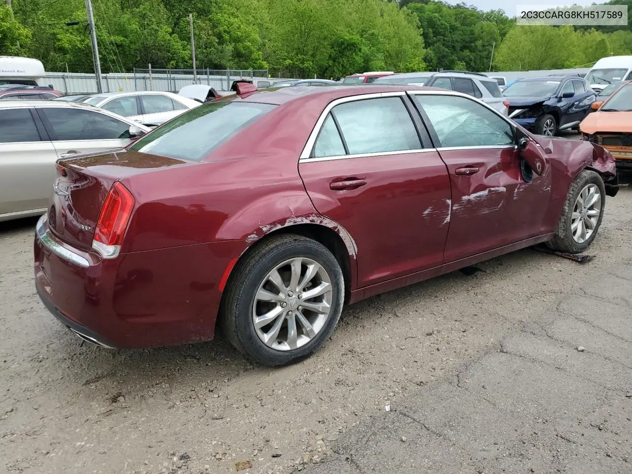 2019 Chrysler 300 Touring VIN: 2C3CCARG8KH517589 Lot: 56358395