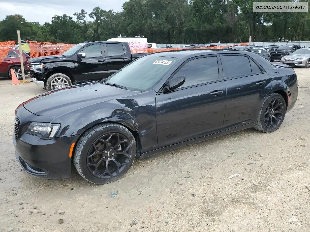 2019 Chrysler 300 Touring VIN: 2C3CCAAG6KH579617 Lot: 62824525