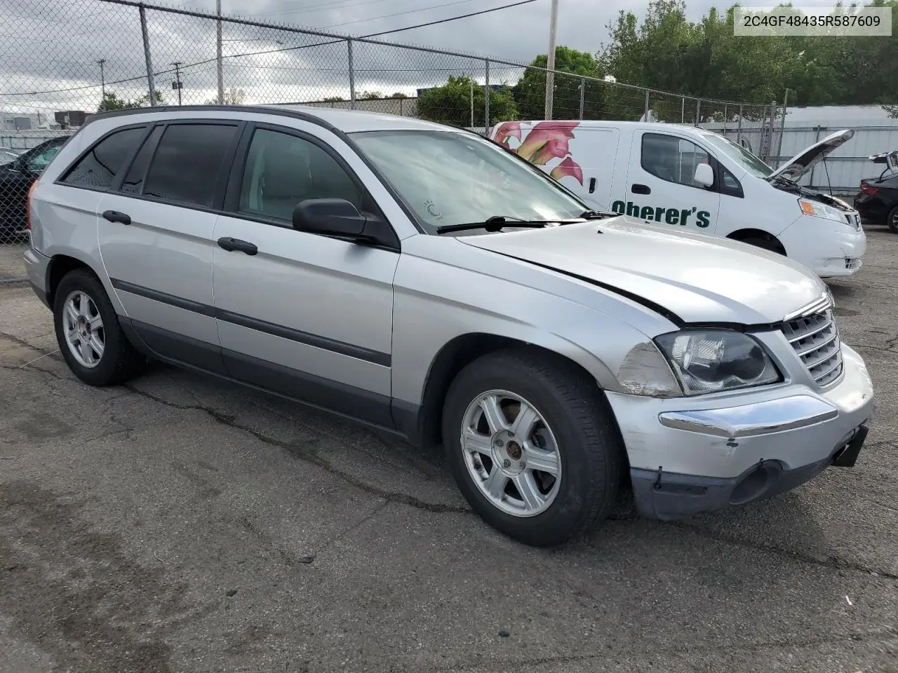 2005 Chrysler Pacifica VIN: 2C4GF48435R587609 Lot: 54717015