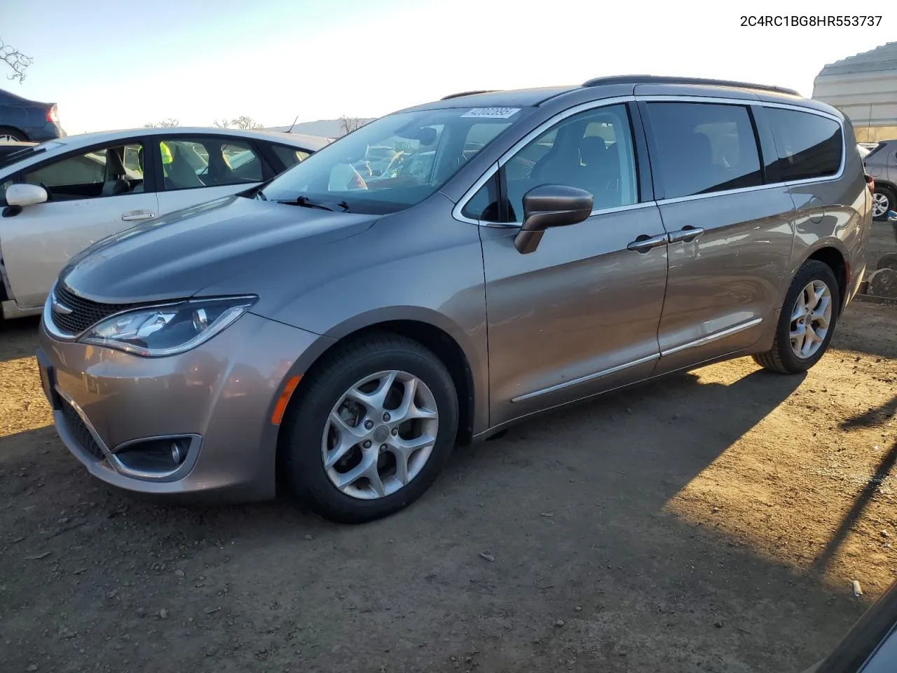 2017 Chrysler Pacifica Touring L VIN: 2C4RC1BG8HR553737 Lot: 42002895