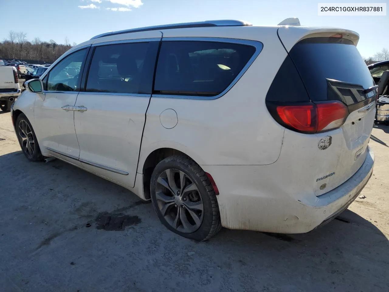 2017 Chrysler Pacifica Limited VIN: 2C4RC1GGXHR837881 Lot: 43140345