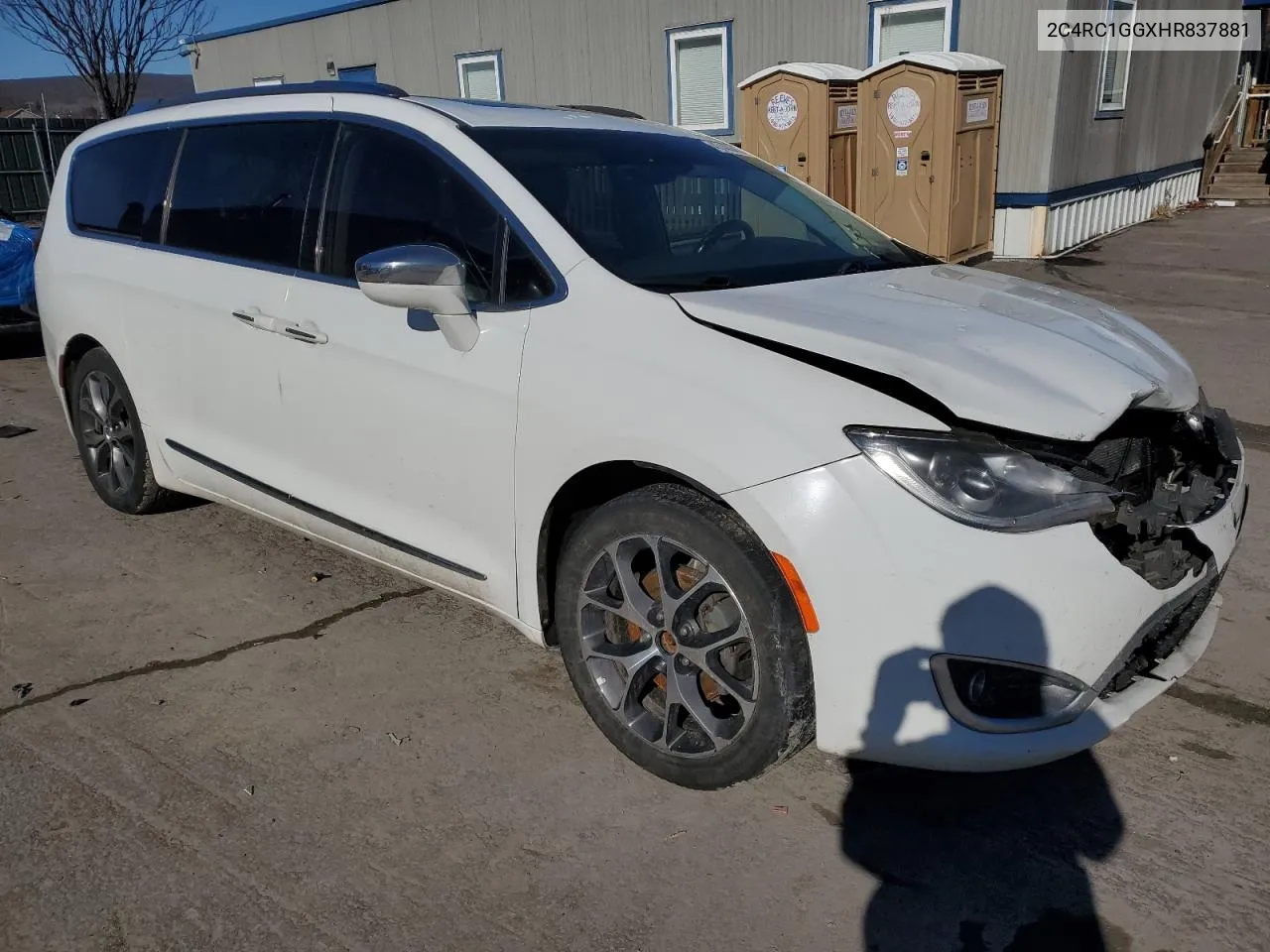 2017 Chrysler Pacifica Limited VIN: 2C4RC1GGXHR837881 Lot: 43140345