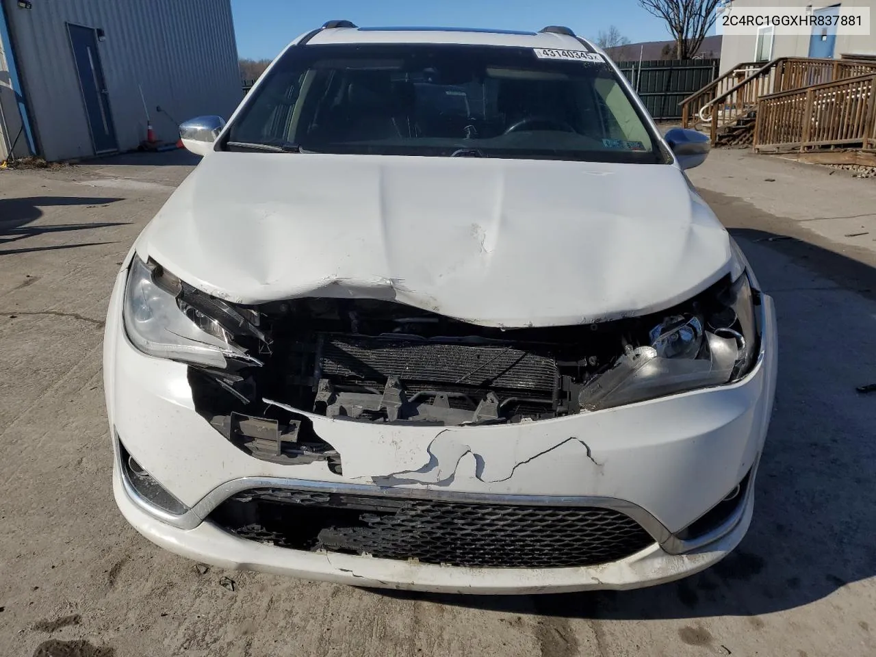 2017 Chrysler Pacifica Limited VIN: 2C4RC1GGXHR837881 Lot: 43140345