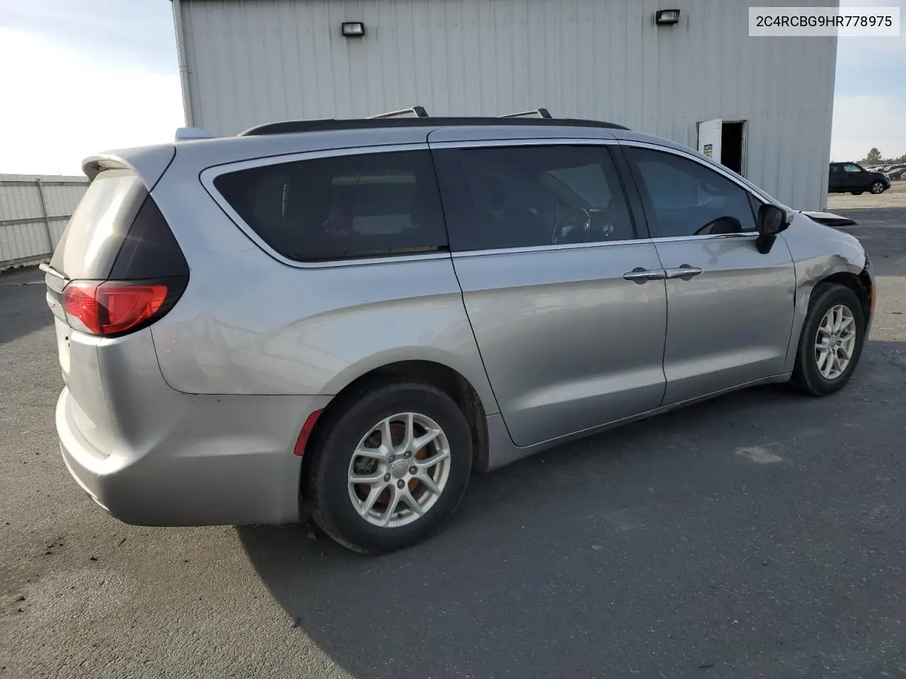 2017 Chrysler Pacifica Touring L VIN: 2C4RCBG9HR778975 Lot: 48598405