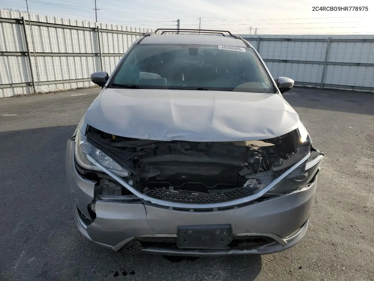 2017 Chrysler Pacifica Touring L VIN: 2C4RCBG9HR778975 Lot: 48598405