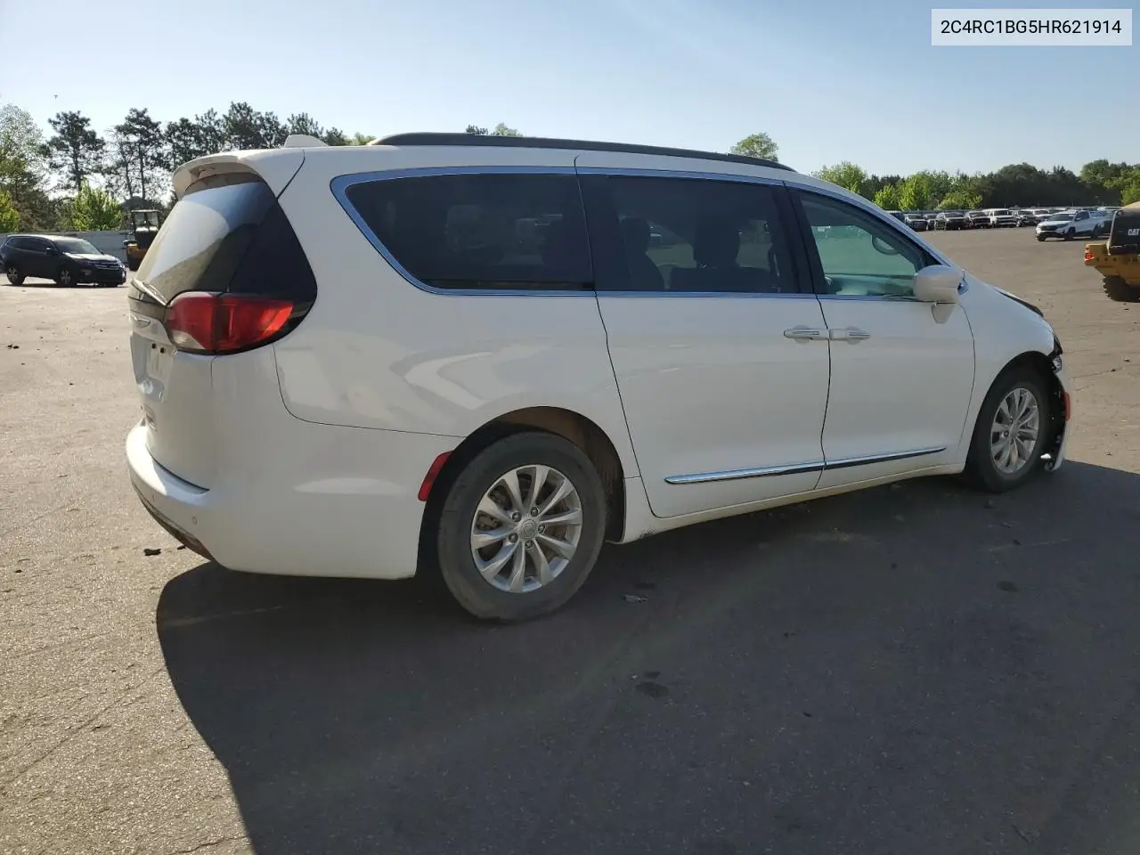 2017 Chrysler Pacifica Touring L VIN: 2C4RC1BG5HR621914 Lot: 56052835