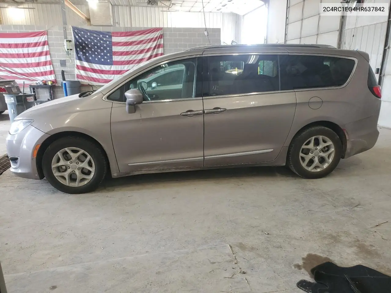 2017 Chrysler Pacifica Touring L Plus VIN: 2C4RC1EG4HR637842 Lot: 56588475