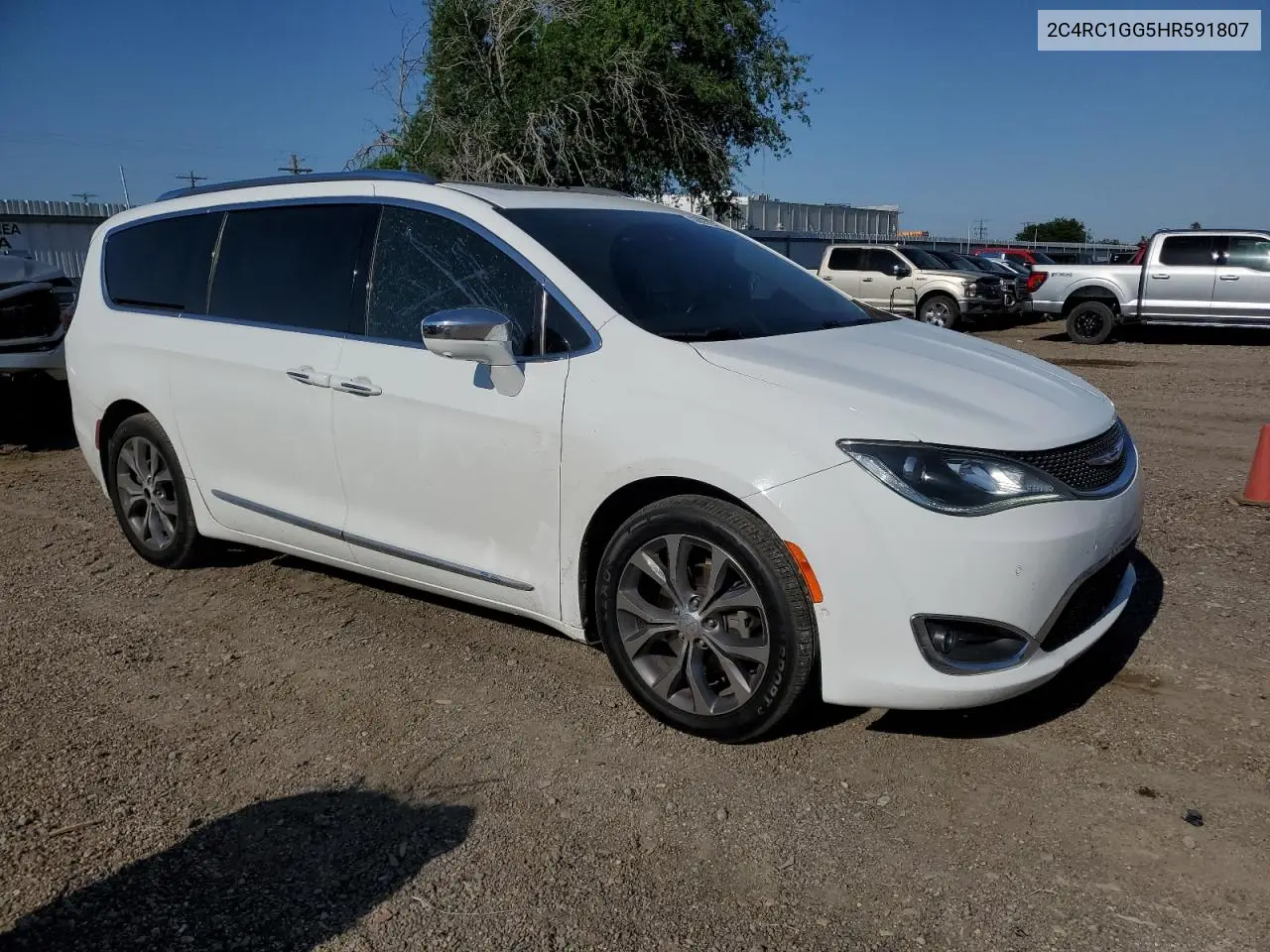 2017 Chrysler Pacifica Limited VIN: 2C4RC1GG5HR591807 Lot: 56651935