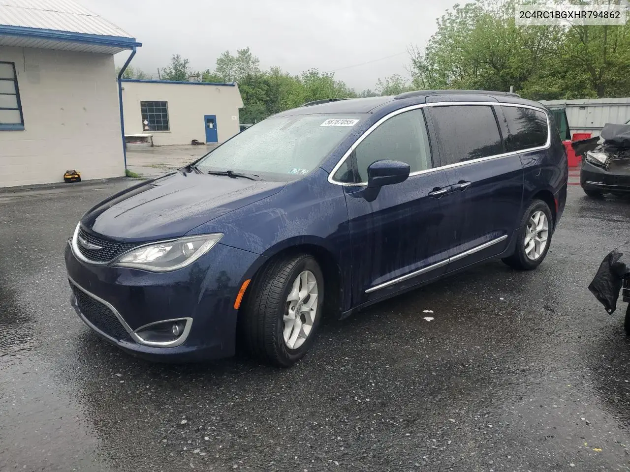 2017 Chrysler Pacifica Touring L VIN: 2C4RC1BGXHR794862 Lot: 56767055
