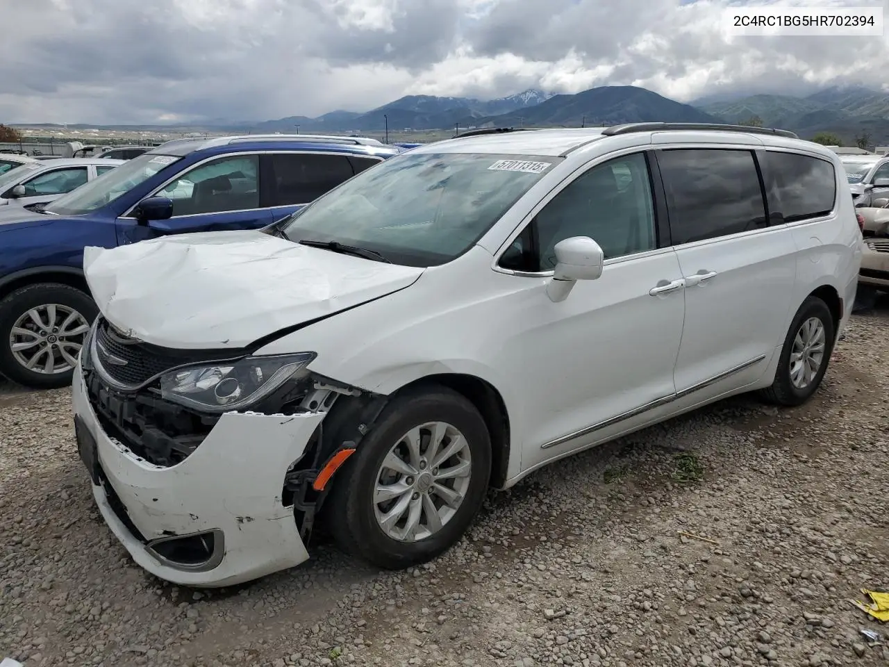 2017 Chrysler Pacifica Touring L VIN: 2C4RC1BG5HR702394 Lot: 57011315