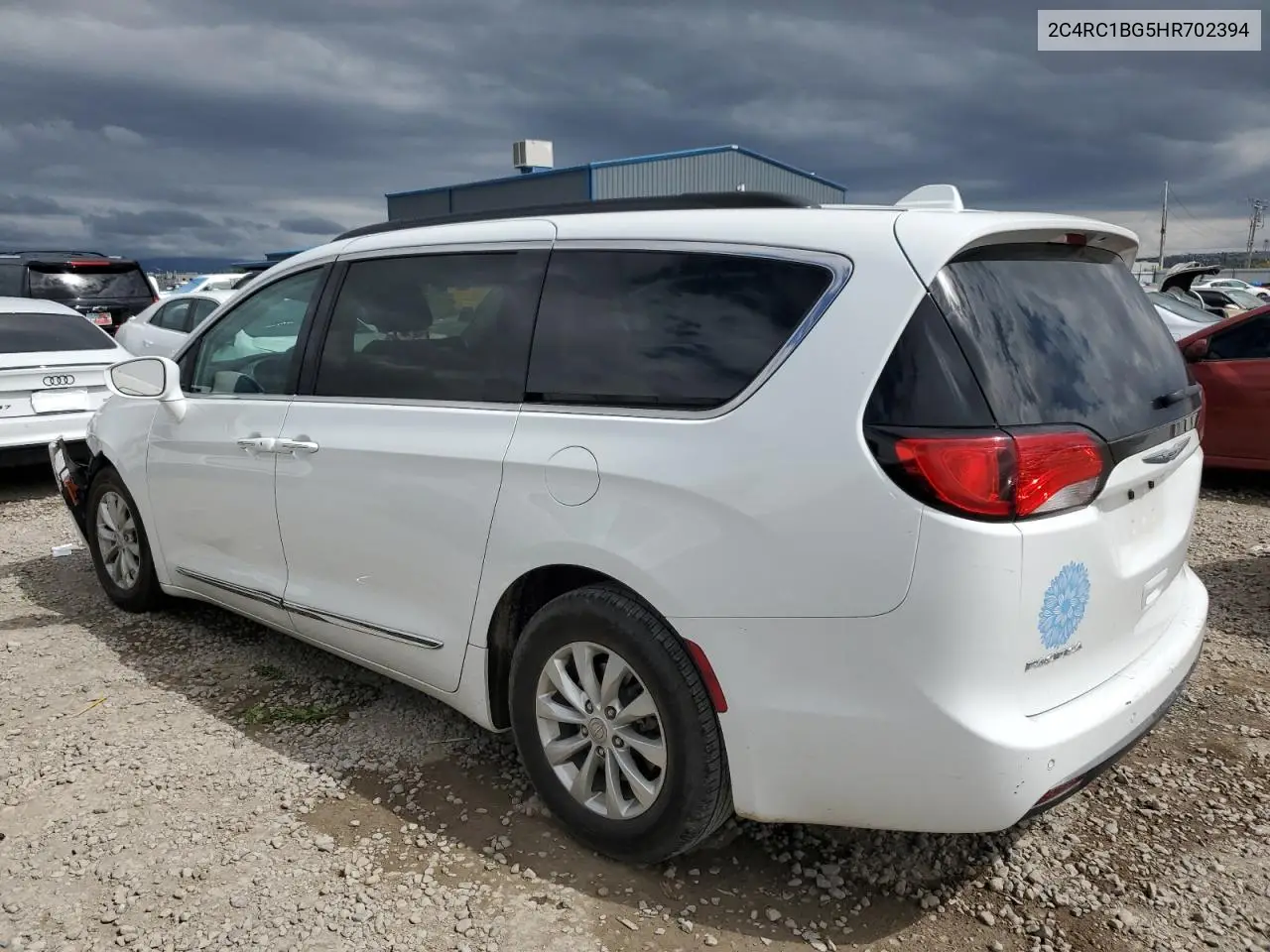 2017 Chrysler Pacifica Touring L VIN: 2C4RC1BG5HR702394 Lot: 57011315