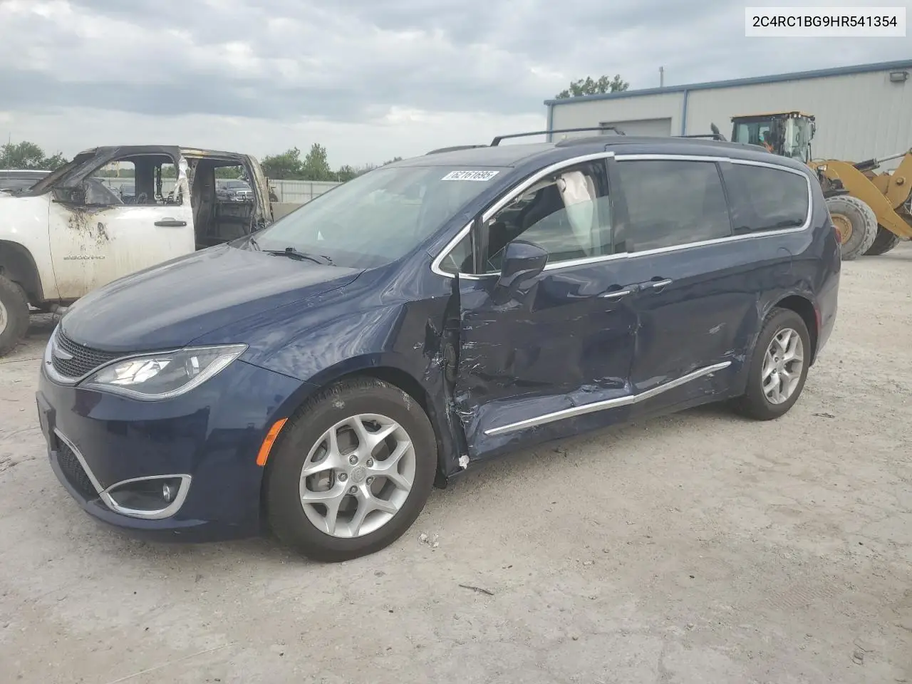2017 Chrysler Pacifica Touring L VIN: 2C4RC1BG9HR541354 Lot: 62161695