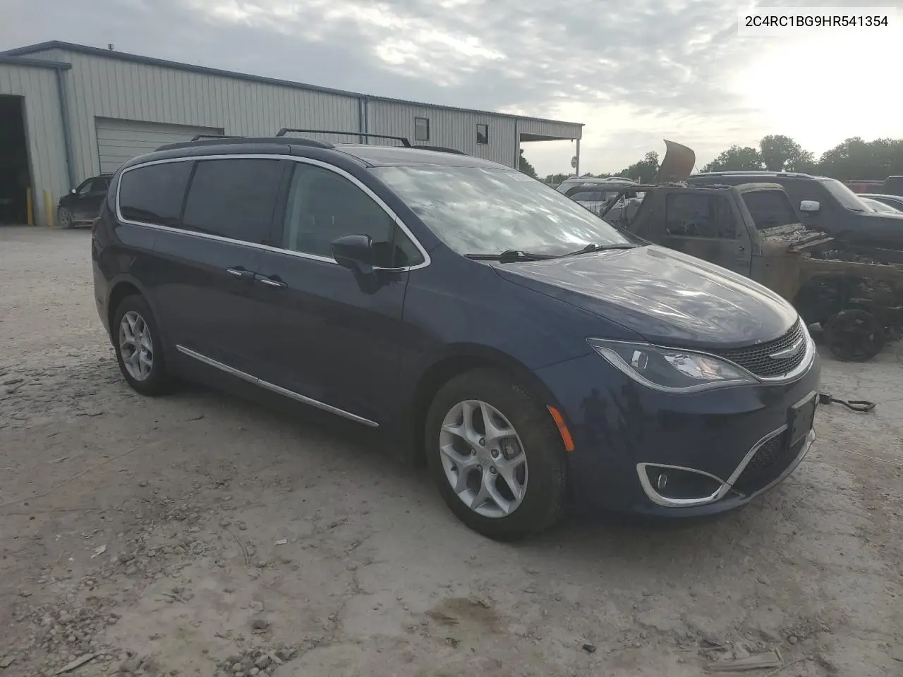 2017 Chrysler Pacifica Touring L VIN: 2C4RC1BG9HR541354 Lot: 62161695