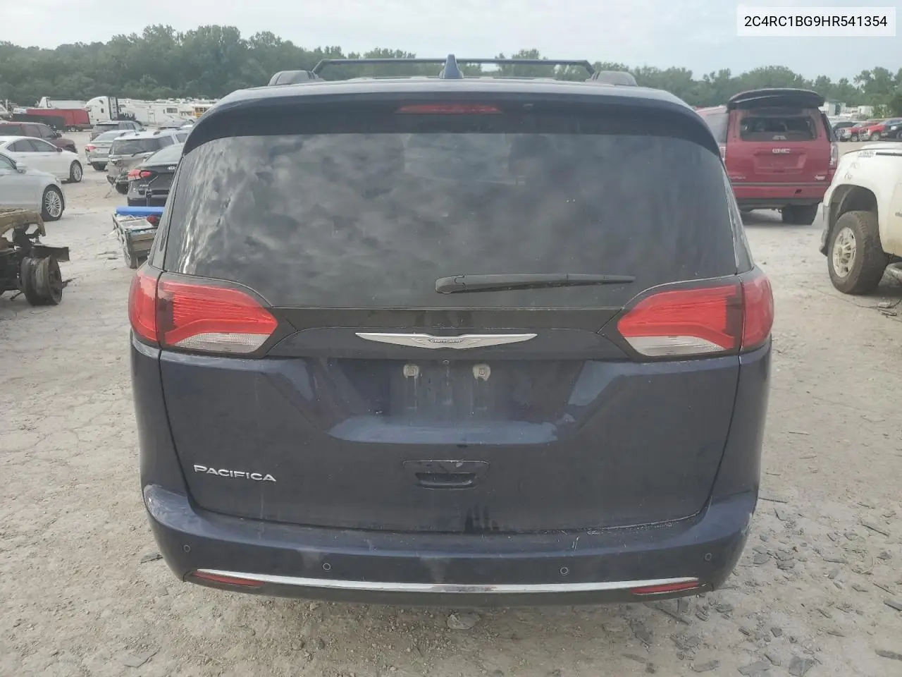 2017 Chrysler Pacifica Touring L VIN: 2C4RC1BG9HR541354 Lot: 62161695