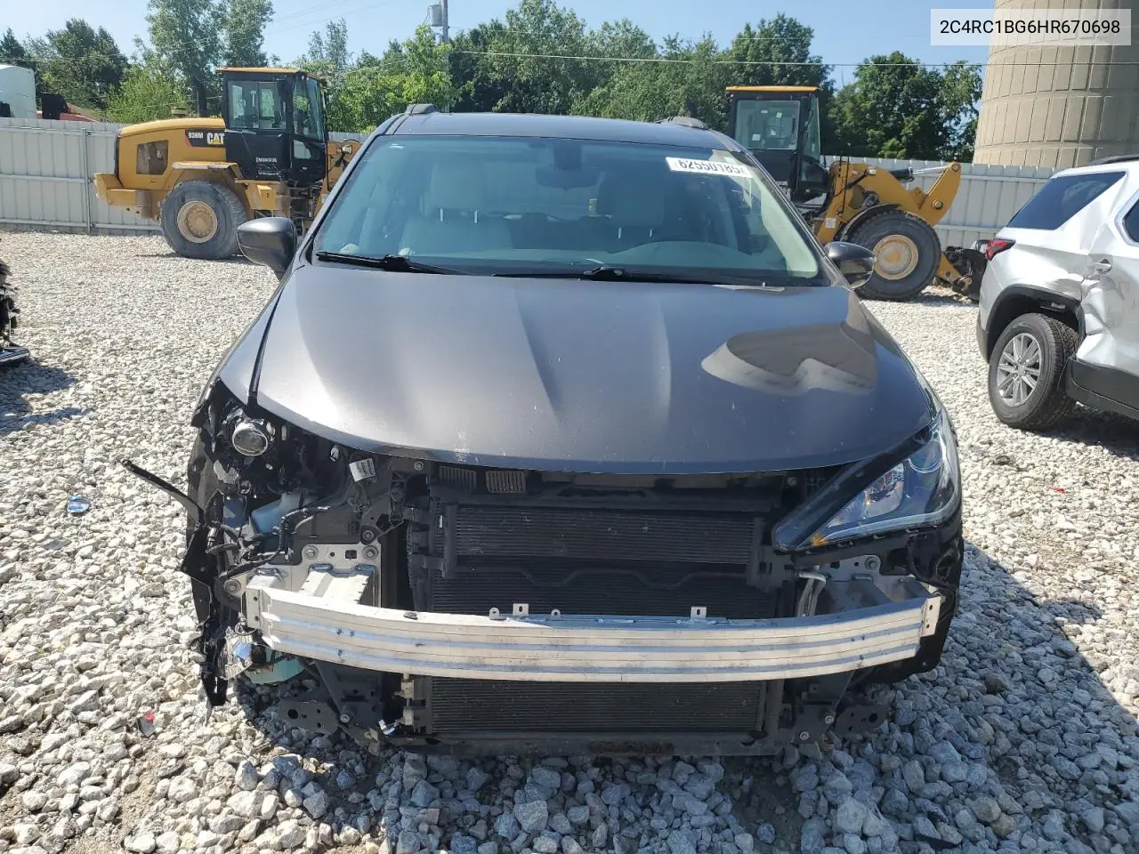 2017 Chrysler Pacifica Touring L VIN: 2C4RC1BG6HR670698 Lot: 62550185