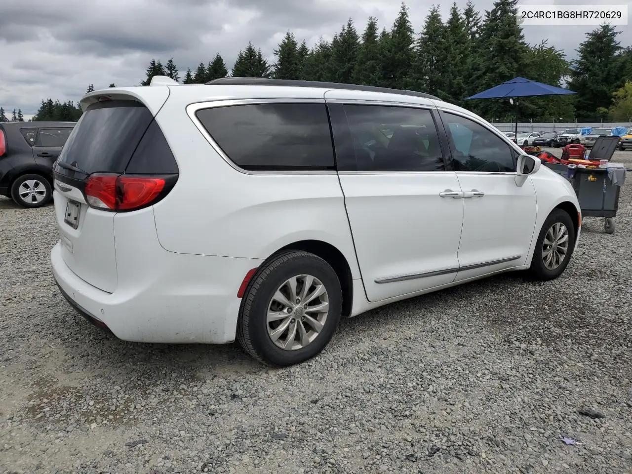 2017 Chrysler Pacifica Touring L VIN: 2C4RC1BG8HR720629 Lot: 62587355