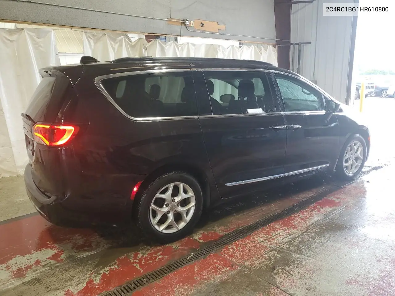 2017 Chrysler Pacifica Touring L VIN: 2C4RC1BG1HR610800 Lot: 62926435