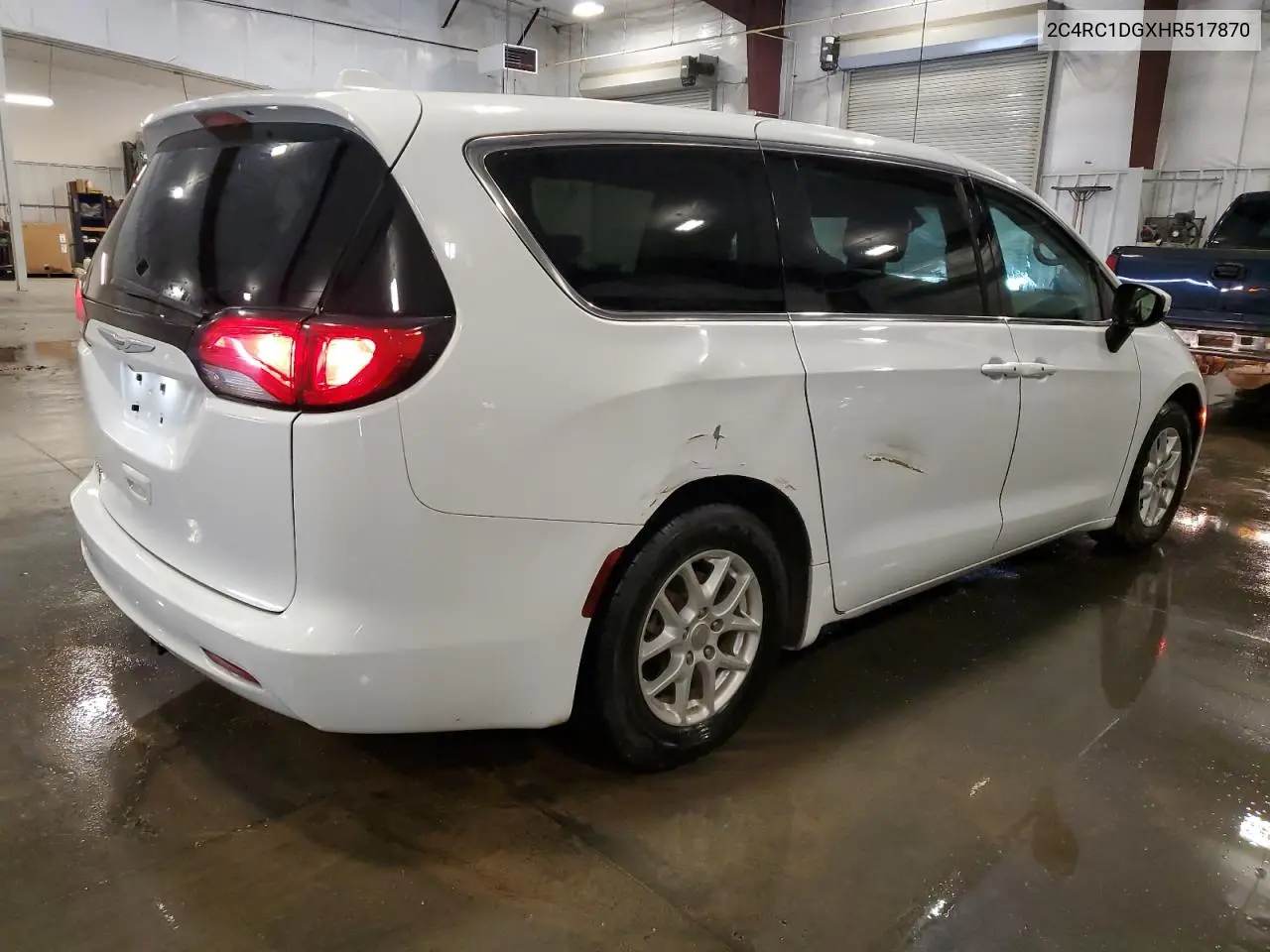 2017 Chrysler Pacifica Touring VIN: 2C4RC1DGXHR517870 Lot: 65626485