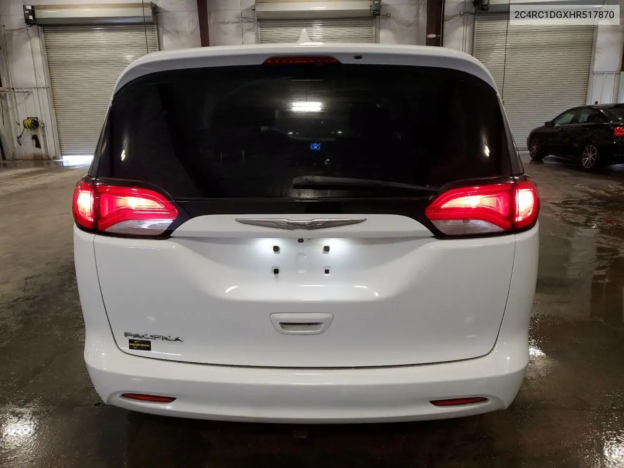 2017 Chrysler Pacifica Touring VIN: 2C4RC1DGXHR517870 Lot: 65626485