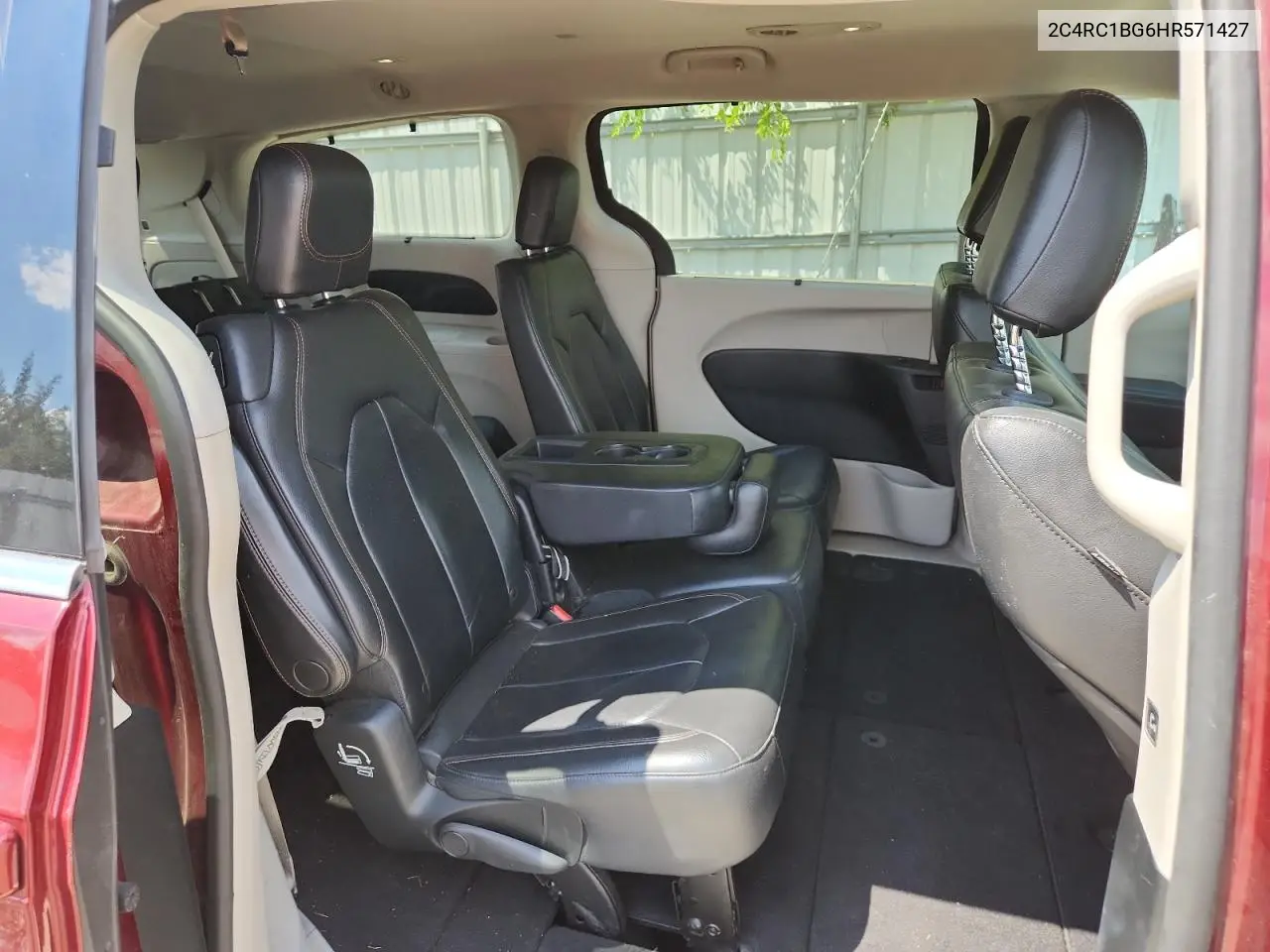 2017 Chrysler Pacifica Touring L VIN: 2C4RC1BG6HR571427 Lot: 65845085