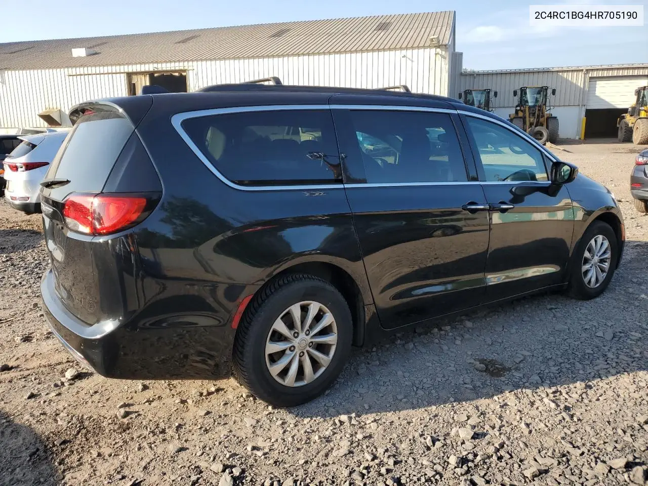 2017 Chrysler Pacifica Touring L VIN: 2C4RC1BG4HR705190 Lot: 66158615