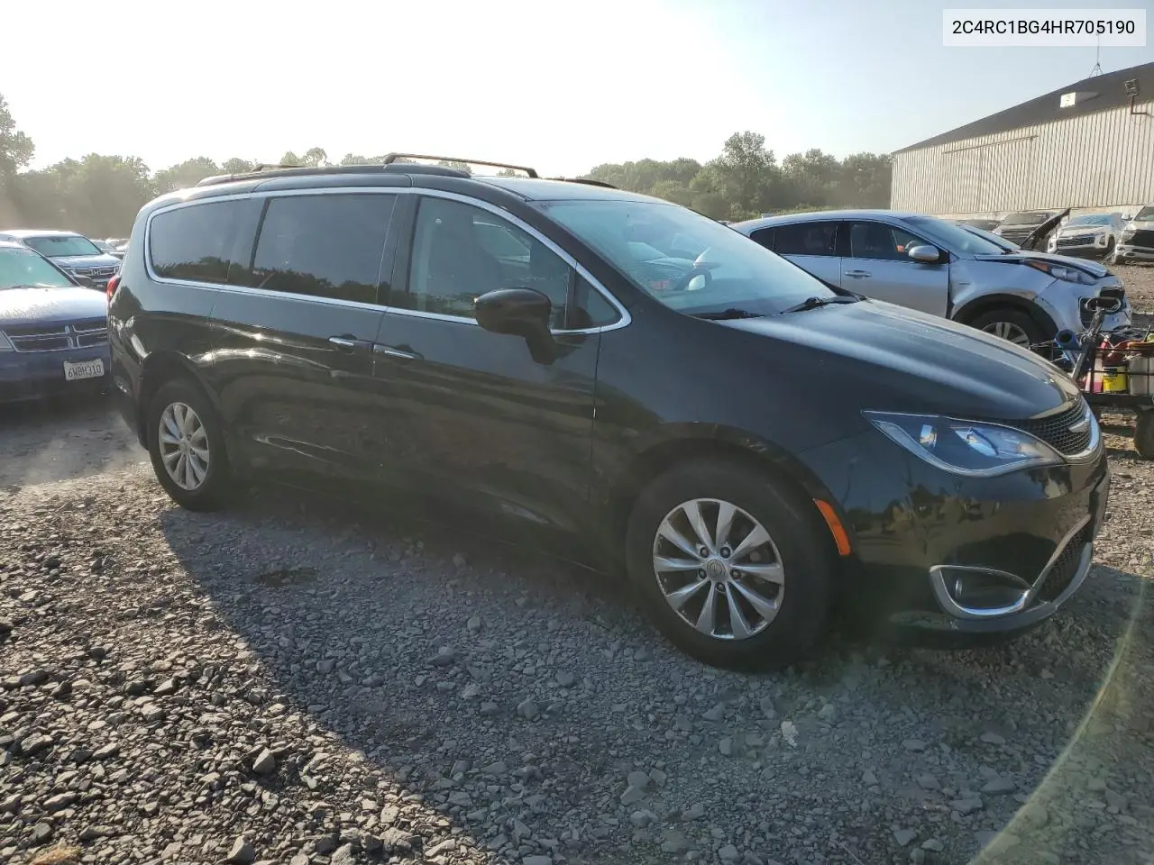 2017 Chrysler Pacifica Touring L VIN: 2C4RC1BG4HR705190 Lot: 66158615
