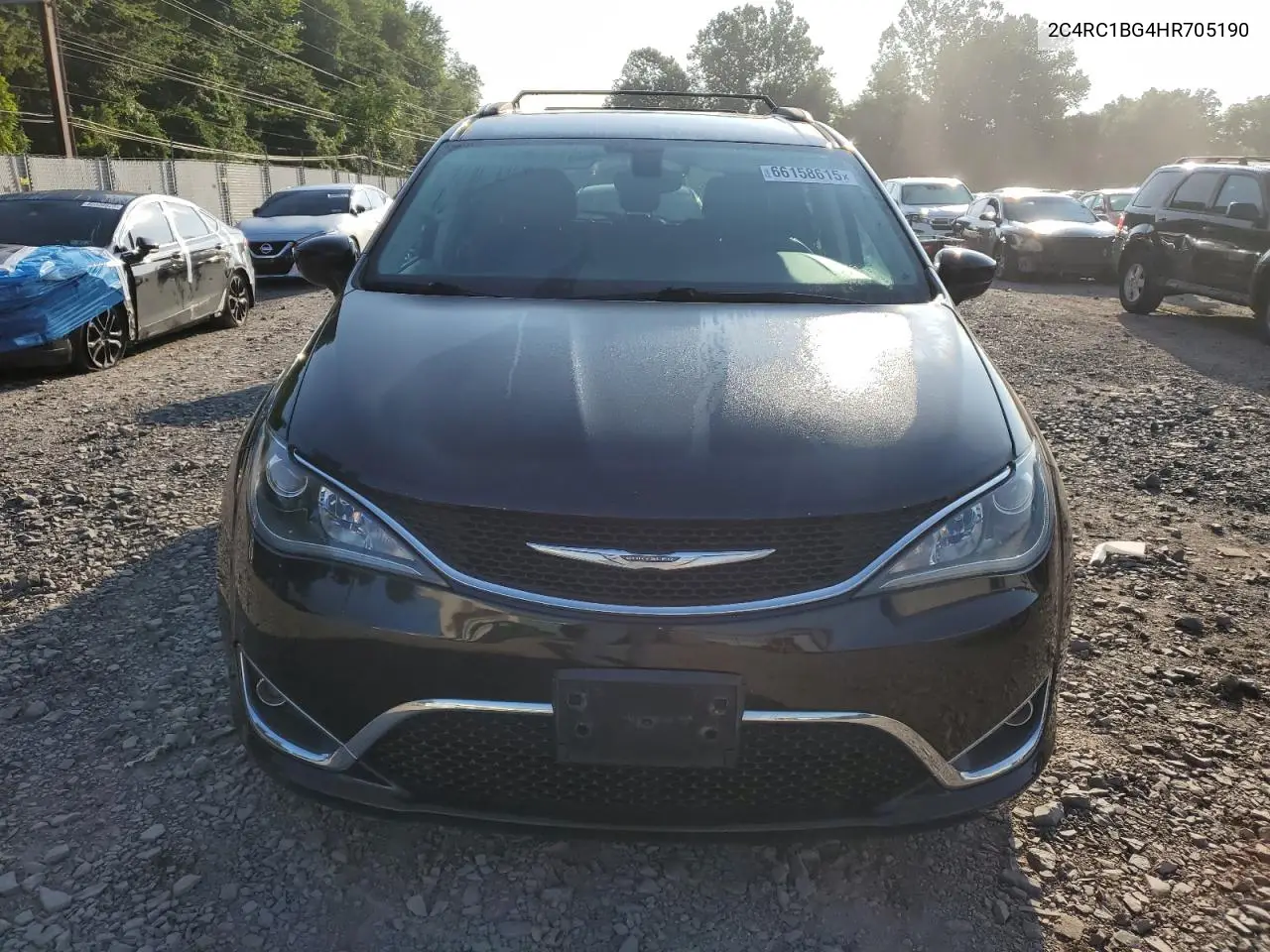 2017 Chrysler Pacifica Touring L VIN: 2C4RC1BG4HR705190 Lot: 66158615