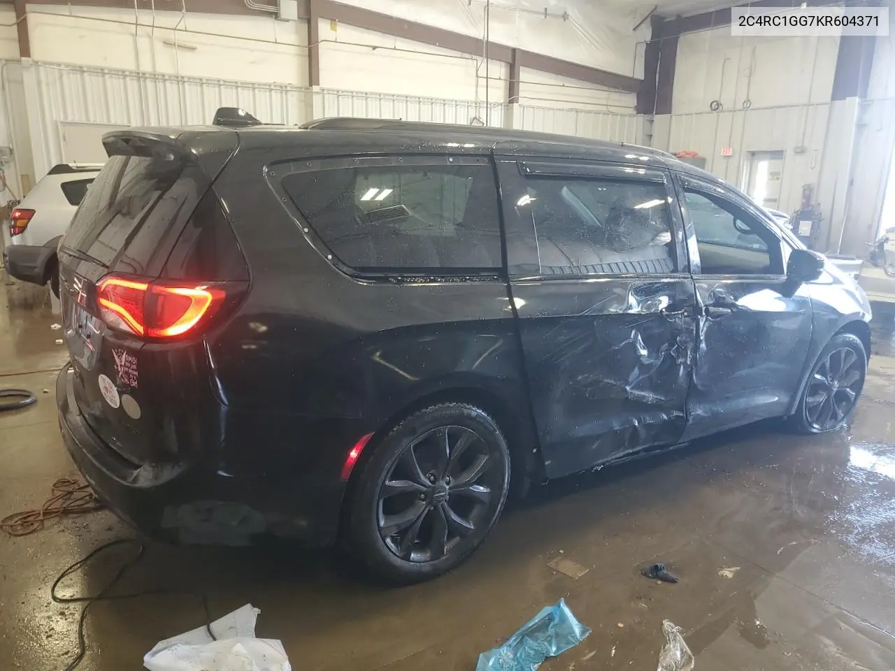 2019 Chrysler Pacifica Limited VIN: 2C4RC1GG7KR604371 Lot: 56570375