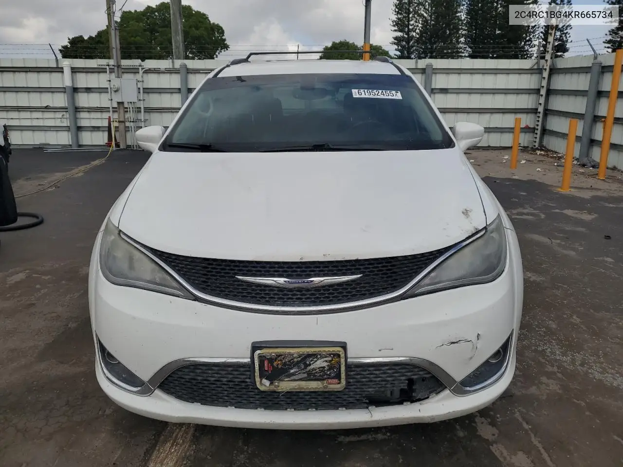 2019 Chrysler Pacifica Touring L VIN: 2C4RC1BG4KR665734 Lot: 61952455