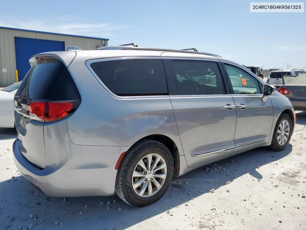 2019 Chrysler Pacifica Touring L VIN: 2C4RC1BG4KR561325 Lot: 62210285