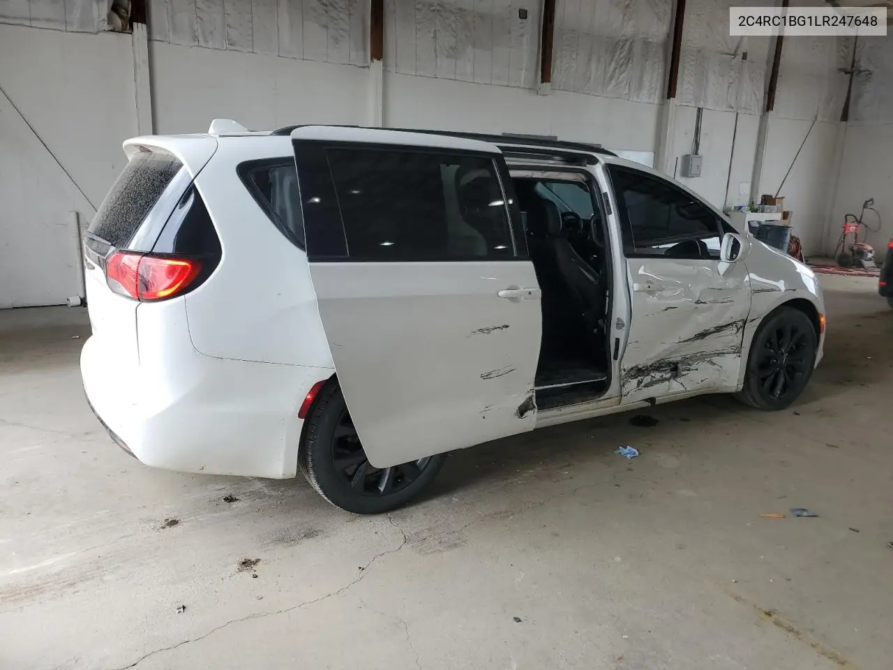 2020 Chrysler Pacifica Touring L VIN: 2C4RC1BG1LR247648 Lot: 55828655