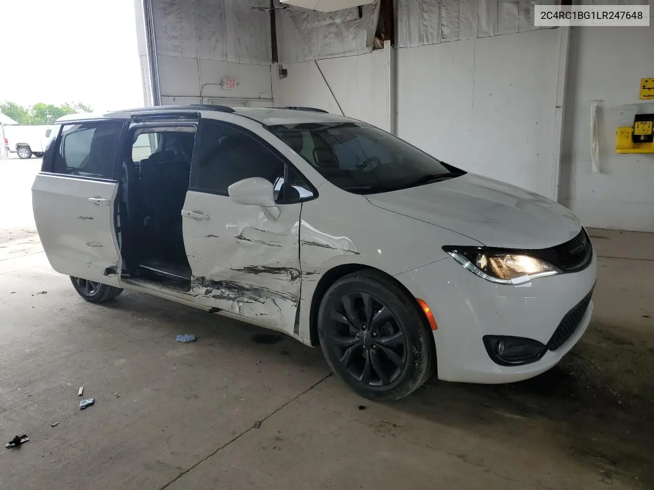 2020 Chrysler Pacifica Touring L VIN: 2C4RC1BG1LR247648 Lot: 55828655
