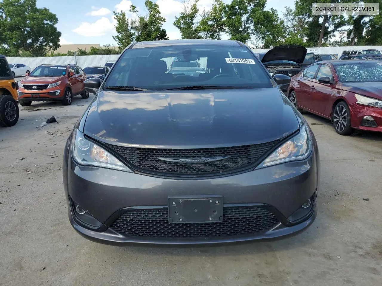 2020 Chrysler Pacifica Touring VIN: 2C4RC1FG4LR229381 Lot: 62151085