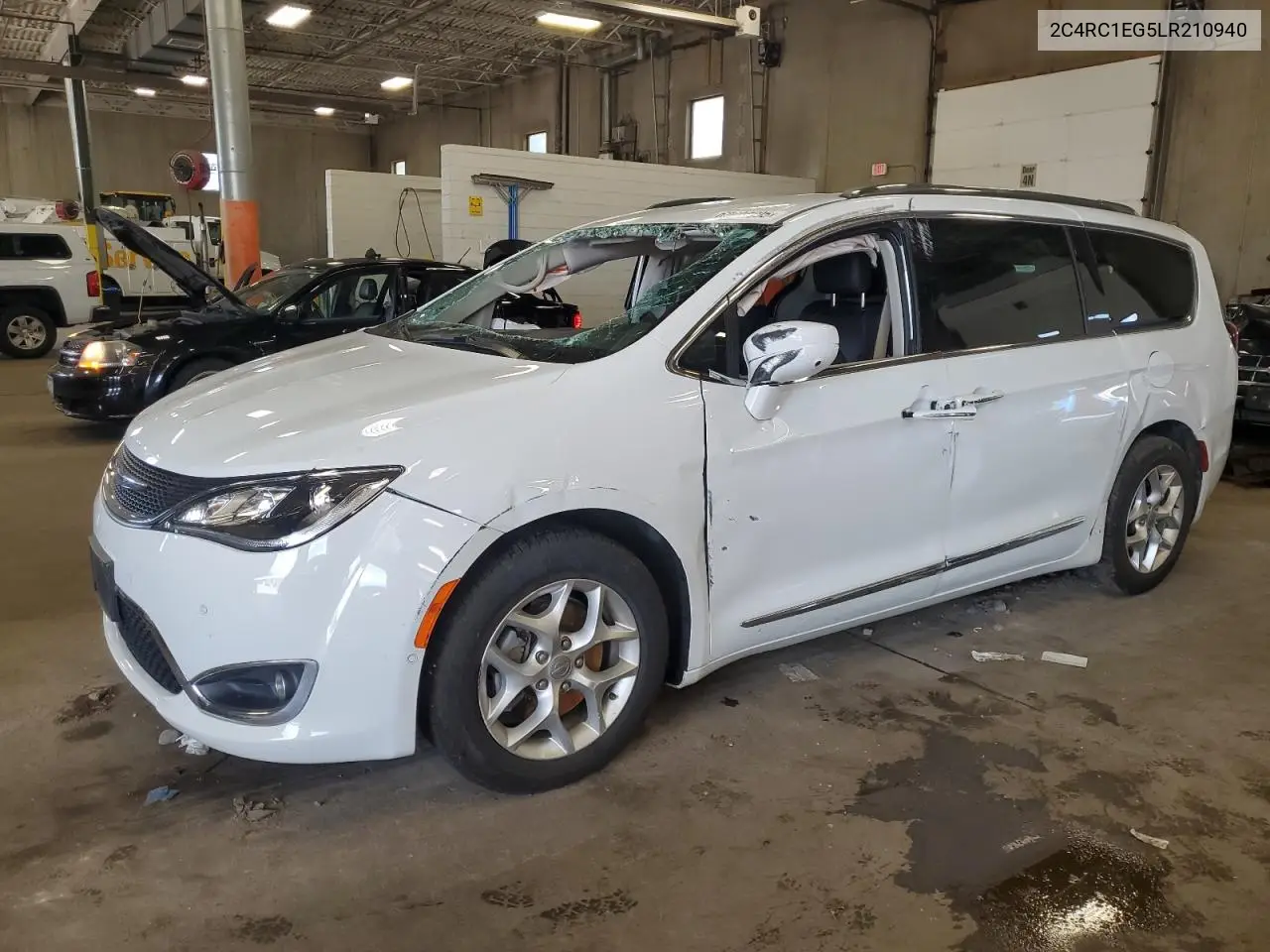 2020 Chrysler Pacifica Touring L Plus VIN: 2C4RC1EG5LR210940 Lot: 62493605