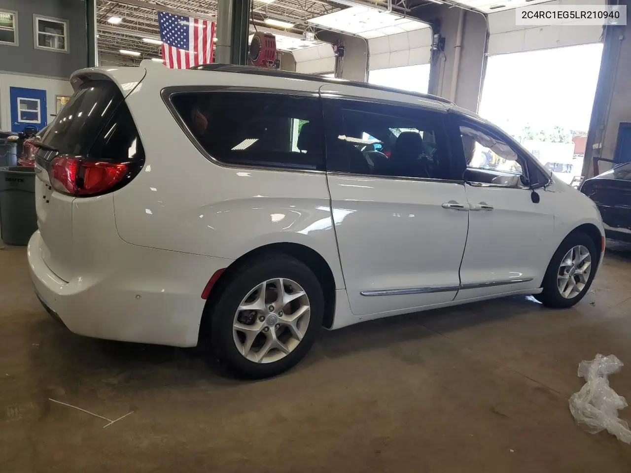 2020 Chrysler Pacifica Touring L Plus VIN: 2C4RC1EG5LR210940 Lot: 62493605