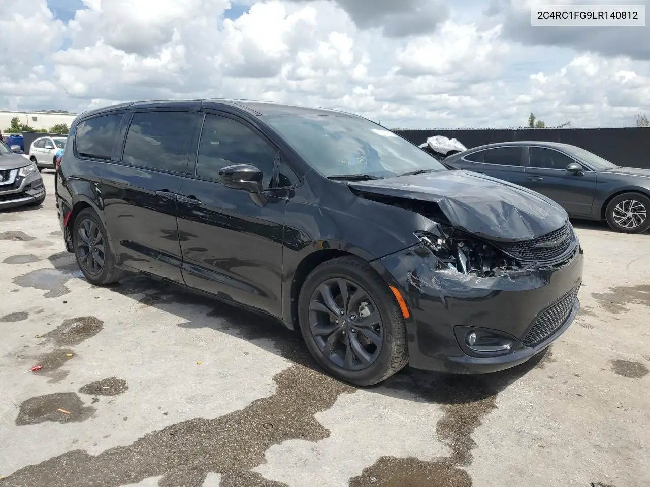 2020 Chrysler Pacifica Touring VIN: 2C4RC1FG9LR140812 Lot: 62739335