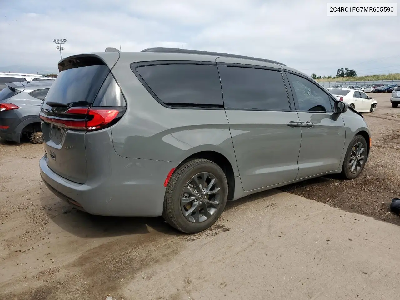2021 Chrysler Pacifica Touring VIN: 2C4RC1FG7MR605590 Lot: 65213245