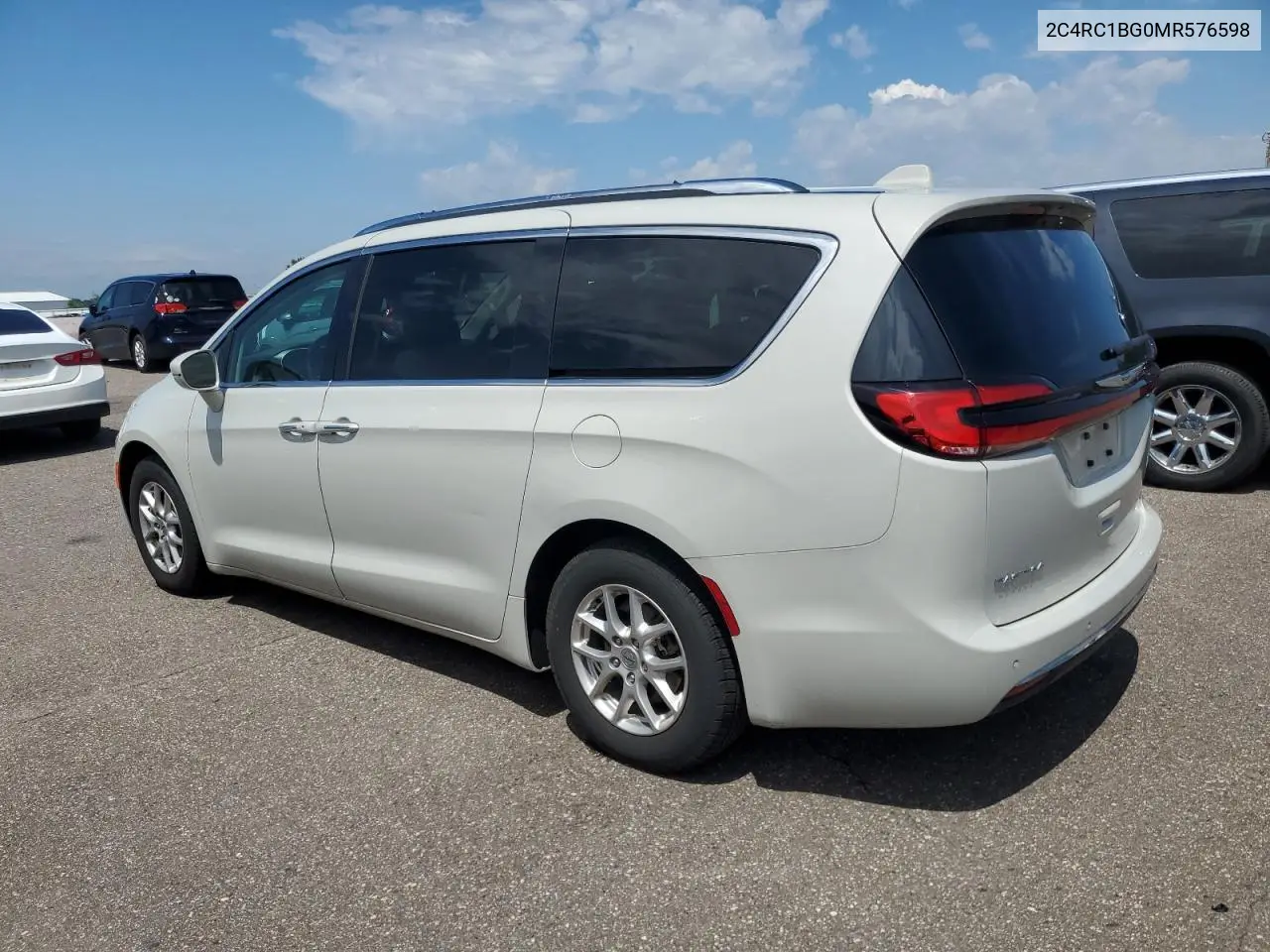 2021 Chrysler Pacifica Touring L VIN: 2C4RC1BG0MR576598 Lot: 65610525