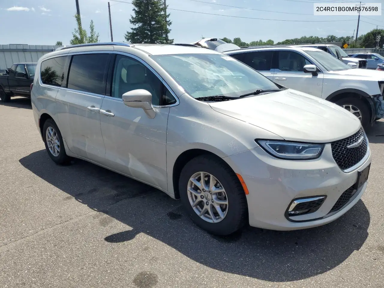 2021 Chrysler Pacifica Touring L VIN: 2C4RC1BG0MR576598 Lot: 65610525